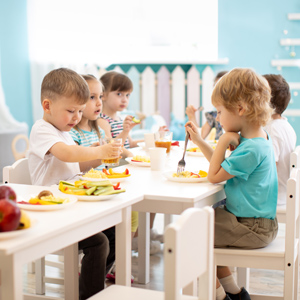 Daycare Gallatin TN Family-Style Dining